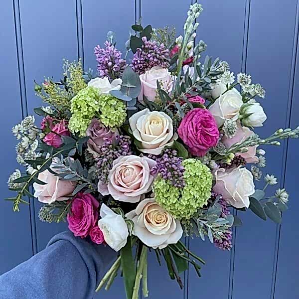 Valentines day flowers pink and white tones