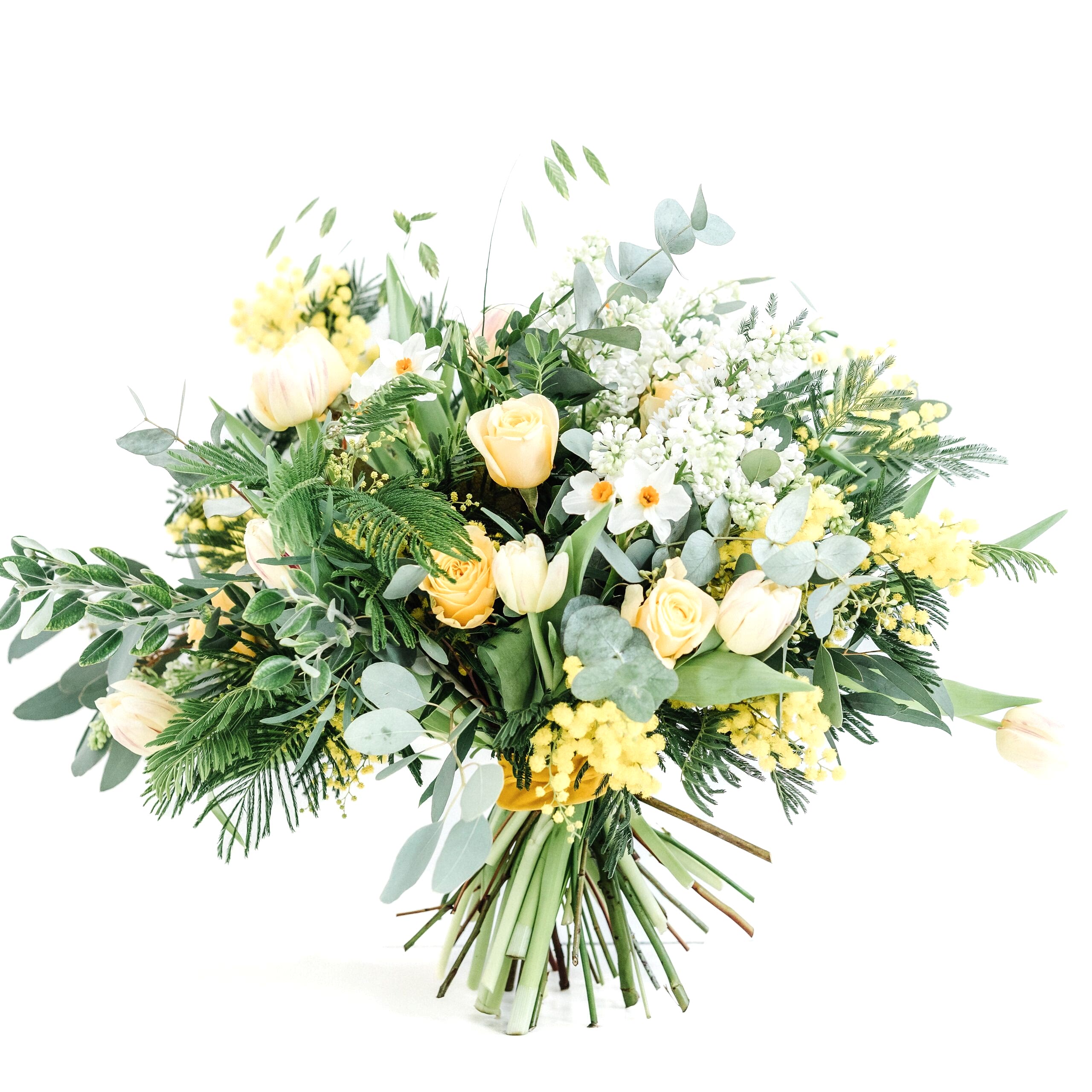Beautiful yellow, ivory and white fresh flower bouquet - flowers of bath